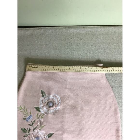 Calvin Klein Knit Pencil Skirt Floral Embroidery Detail Pink Sz. Small - Picture 8 of 12